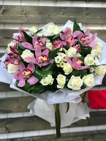 Букет цветов из: Розы и Хризантемы в Принцевке