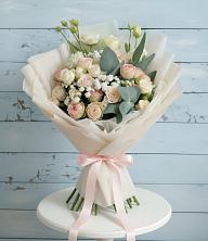 Букет цветов из:  Розы и Лизиантусы в Принцевке