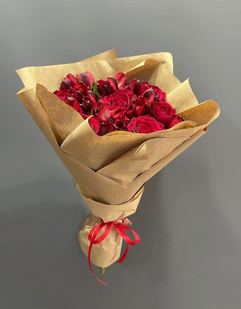 Букет цветов из: Альстромерии и Розы в Принцевке