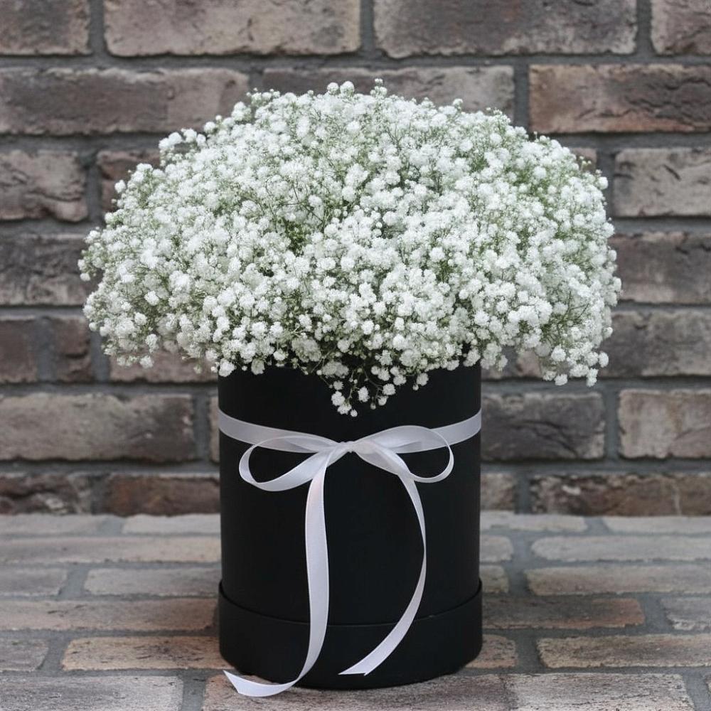 Цветочная композиция из Гипсофила в шляпной коробке в Принцевке