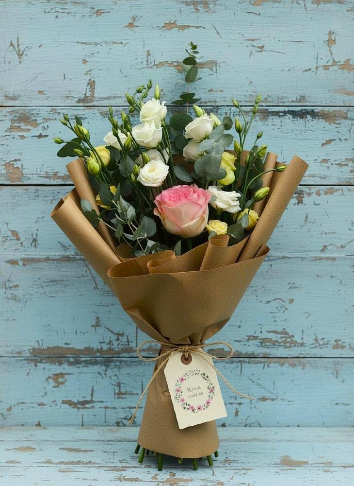 Букет цветов из: Розы и Лизиантусы в Принцевке