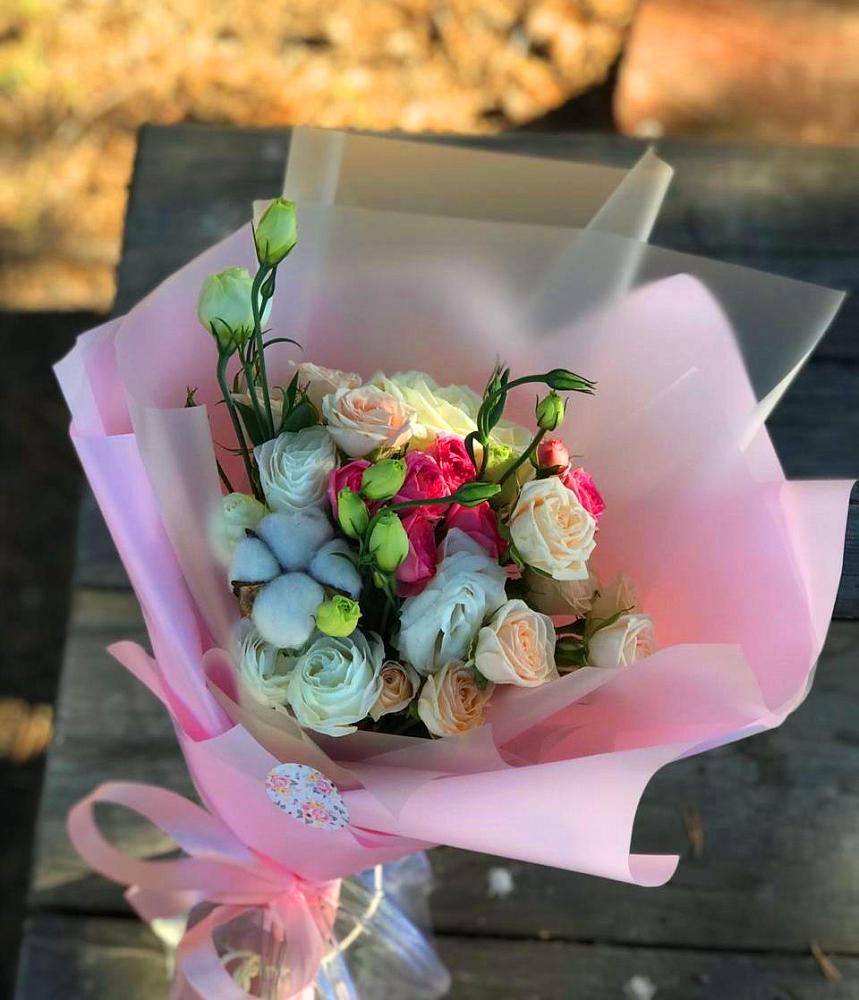 Букет цветов из: Розы и Лизиантусы в Принцевке