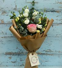 Букет цветов из:  Розы и Лизиантусы в Принцевке