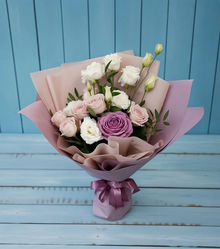 Букет цветов из: Розы и Лизиантусы в Принцевке